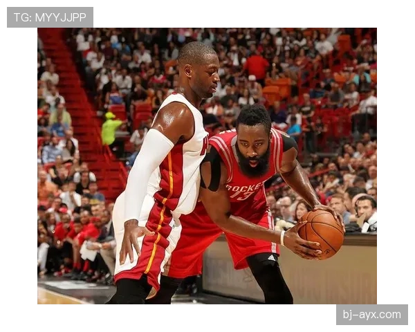 韦德关键时刻突破能力提升，带动热火稳定取胜节奏